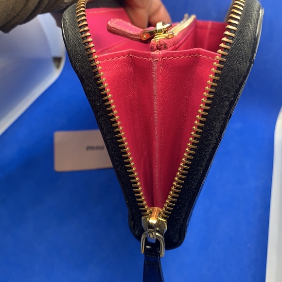 Authentic MIU MIU long wallet patent leather zippy zippered bow - Picture 9 of 9